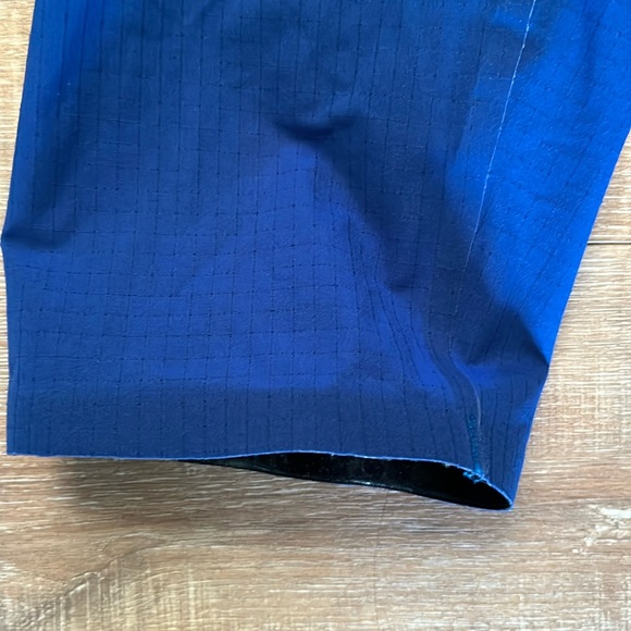 Arena. Open Back. Size 24. First like a 26 - Picture 2 of 4